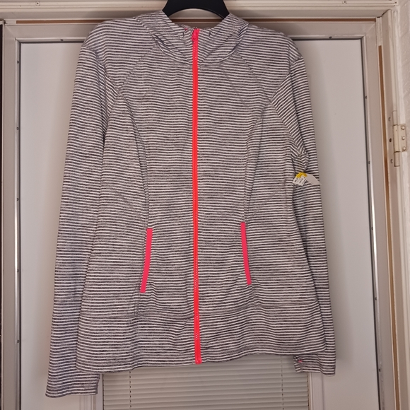 3 for $24 - Lukka Black/White/Gray Stripe Hooded Jacket Size Large - Picture 4 of 4